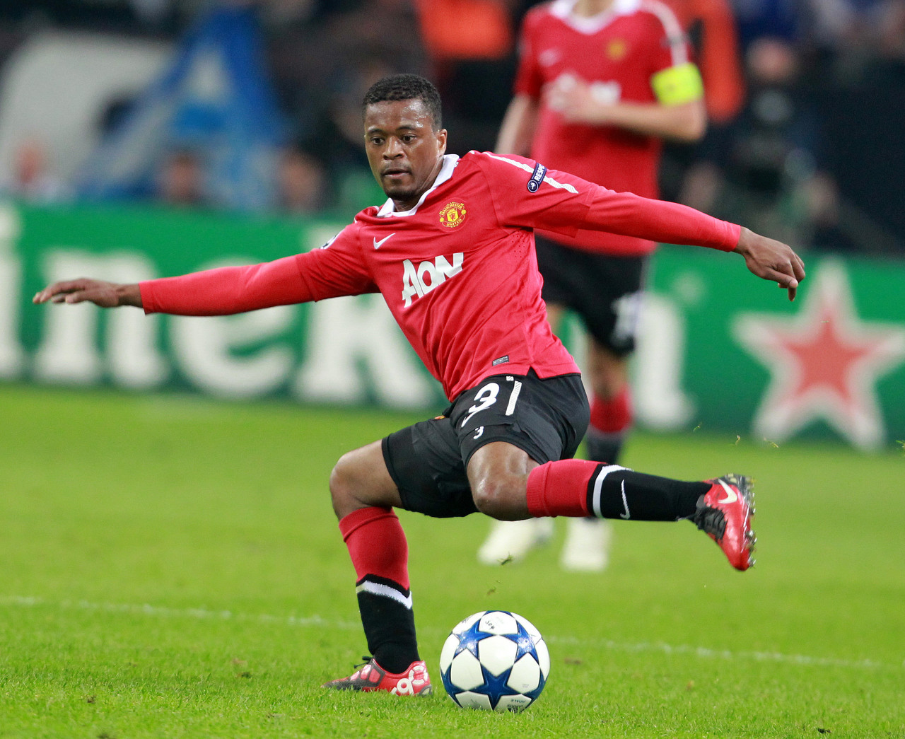 相比之下 相比之下